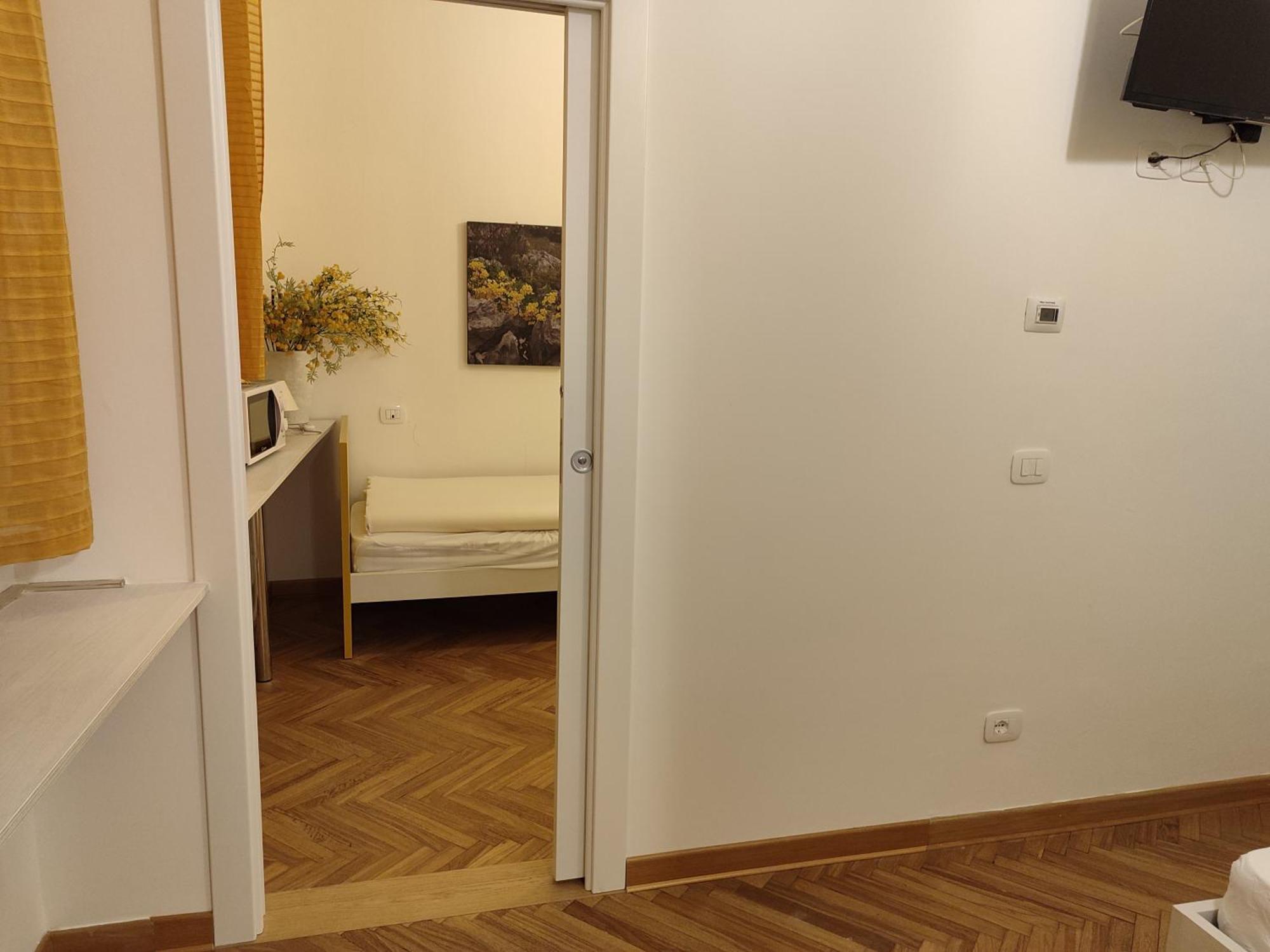 Trieste Center Rooms & Apartments - Fiori Di Trieste Exterior photo
